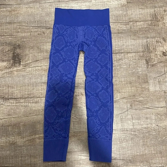 Lululemon - Ebb To Street Pant - Heathered Sapphire Blue - Size S/M - Picture 9 of 11